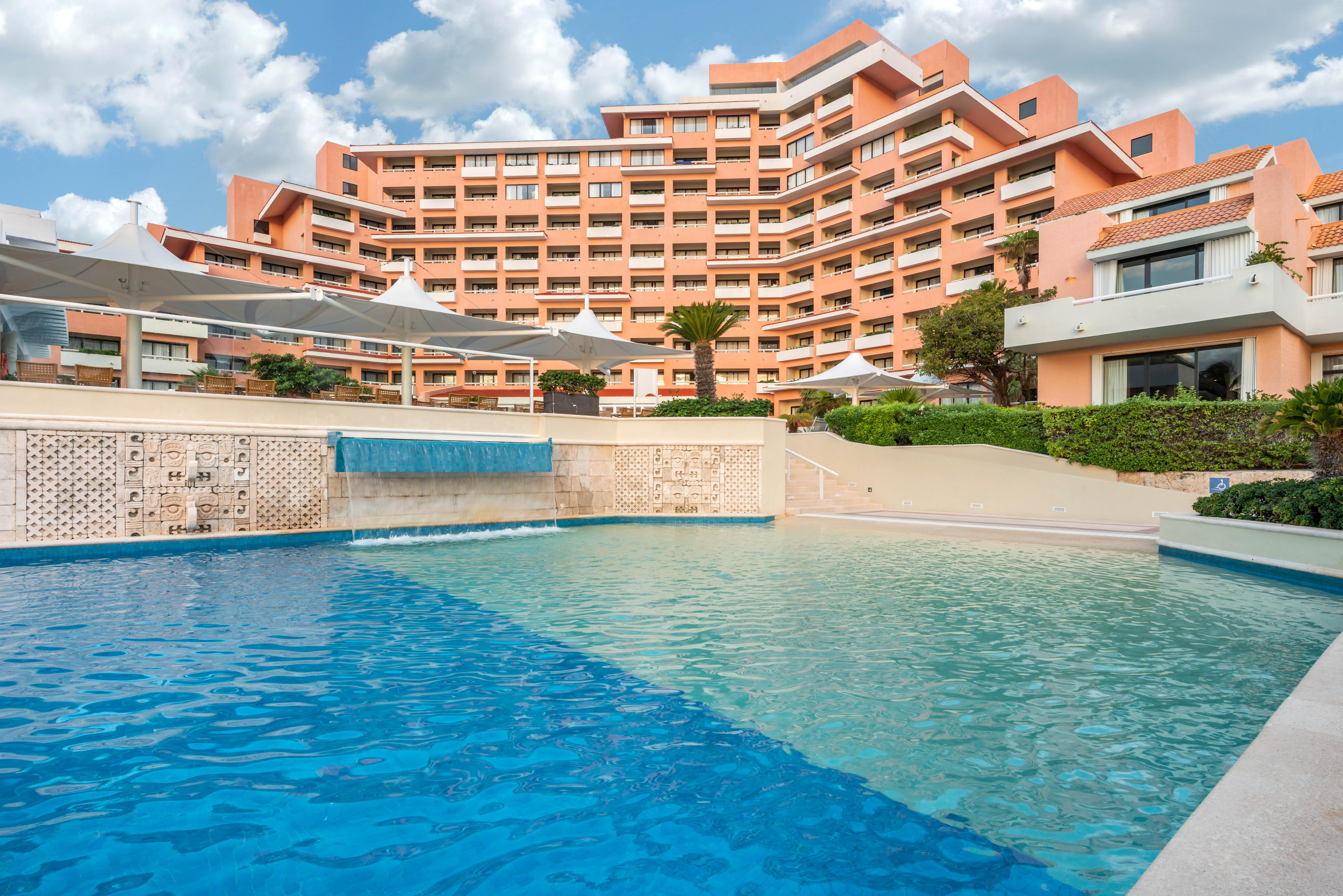 Wyndham Grand Cancun All Inclusive Resort & Villas Exterior photo