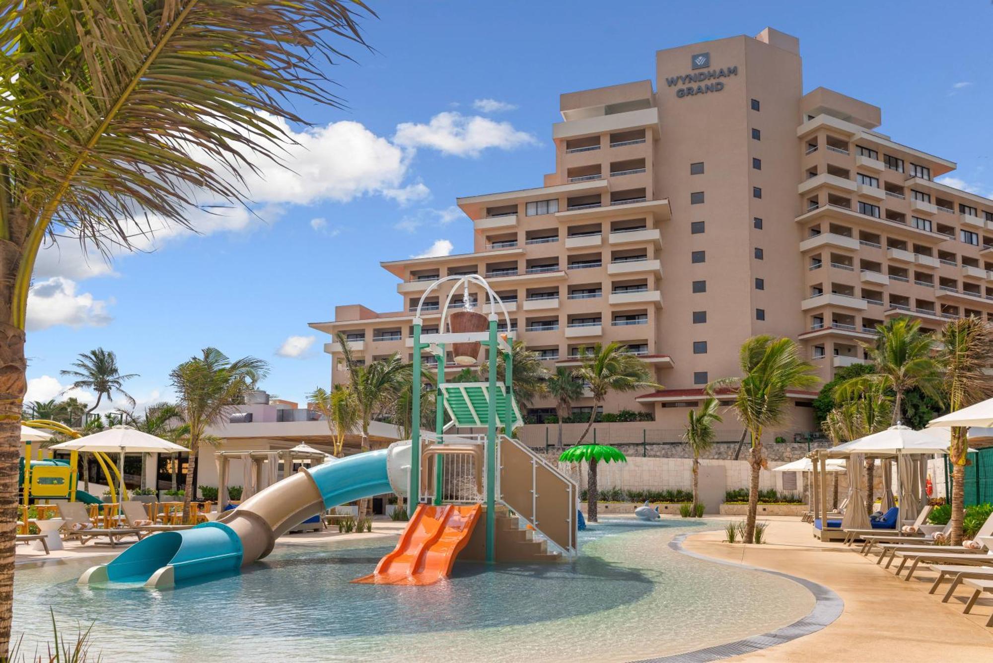 Wyndham Grand Cancun All Inclusive Resort & Villas Exterior photo